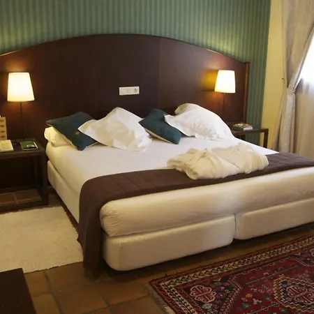 L'estacio 호텔 3*